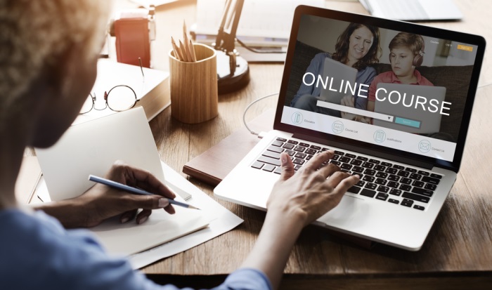 دورات تدريبية معتمدة في الامارات
